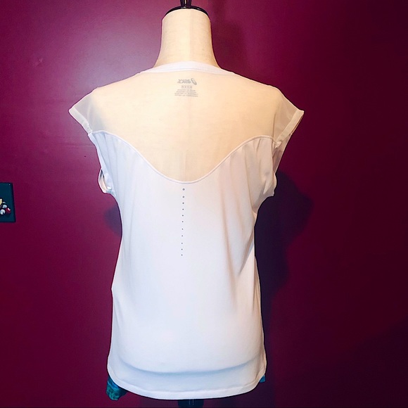 Asics top and Fila yoga/running shorts bundle - Picture 3 of 10